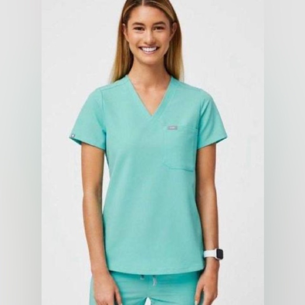 Figs Scrub Top!